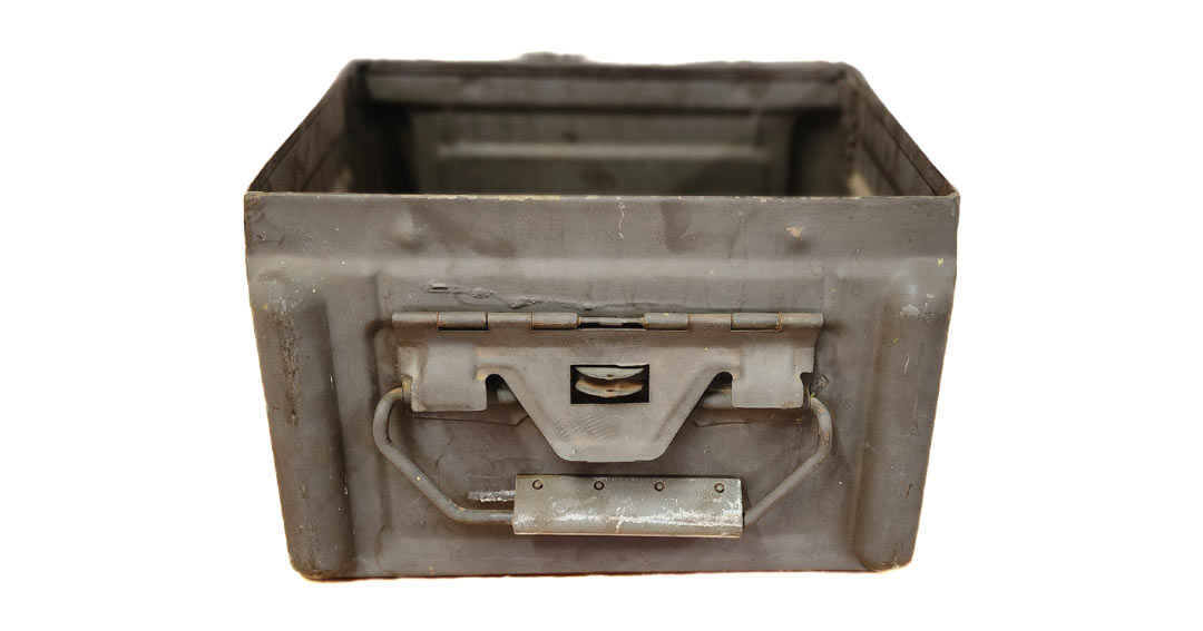 medium-steel-ammo-box-excludes-lid-used image 0